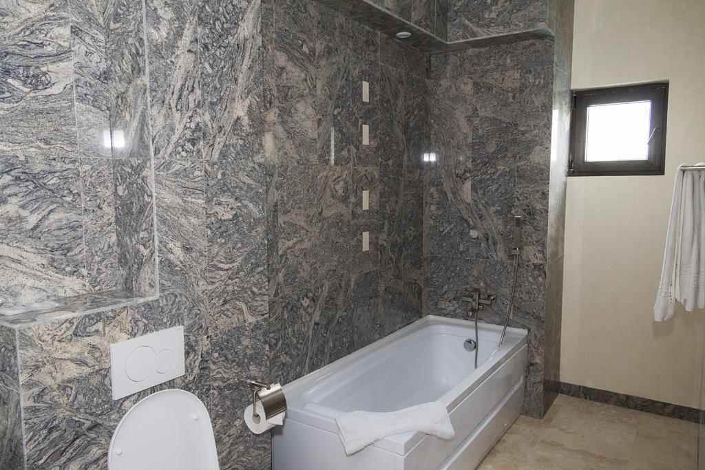 Pik Elegance Hotel Ploiesti Ruang foto
