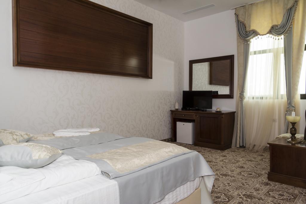 Pik Elegance Hotel Ploiesti Ruang foto