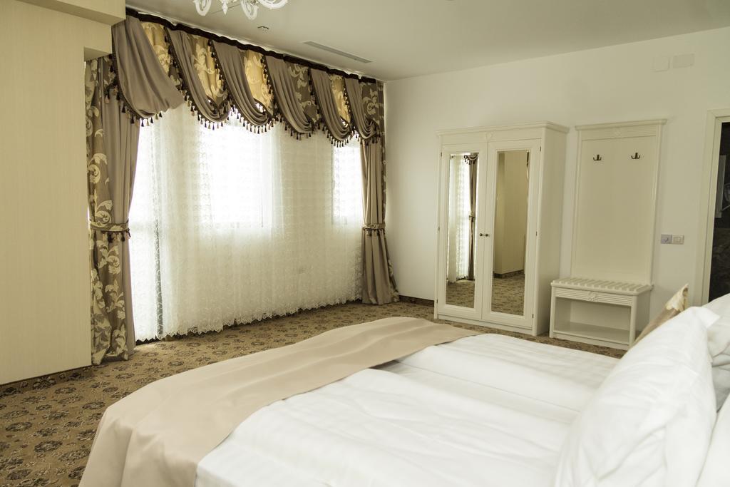 Pik Elegance Hotel Ploiesti Ruang foto