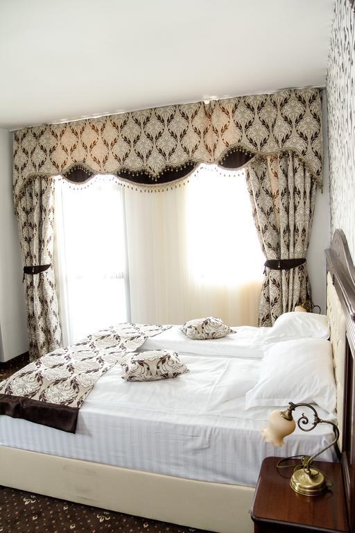 Pik Elegance Hotel Ploiesti Ruang foto