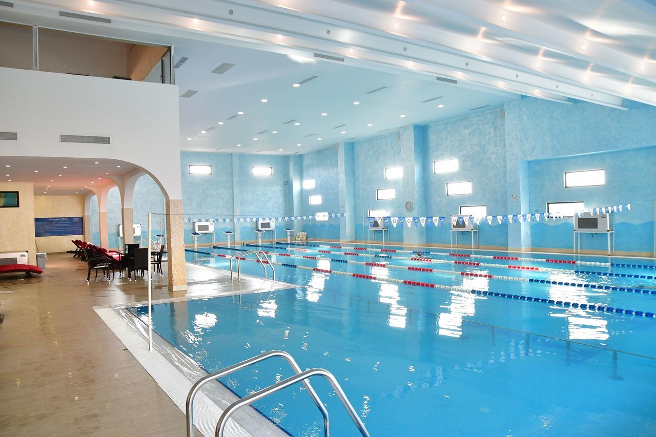 Pik Elegance Hotel Ploiesti Bagian luar foto