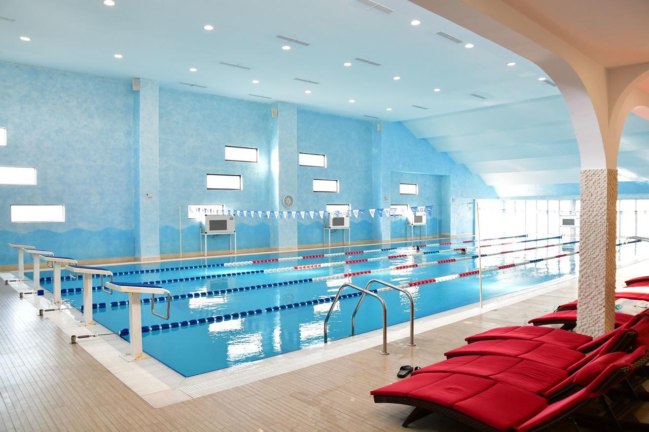 Pik Elegance Hotel Ploiesti Bagian luar foto