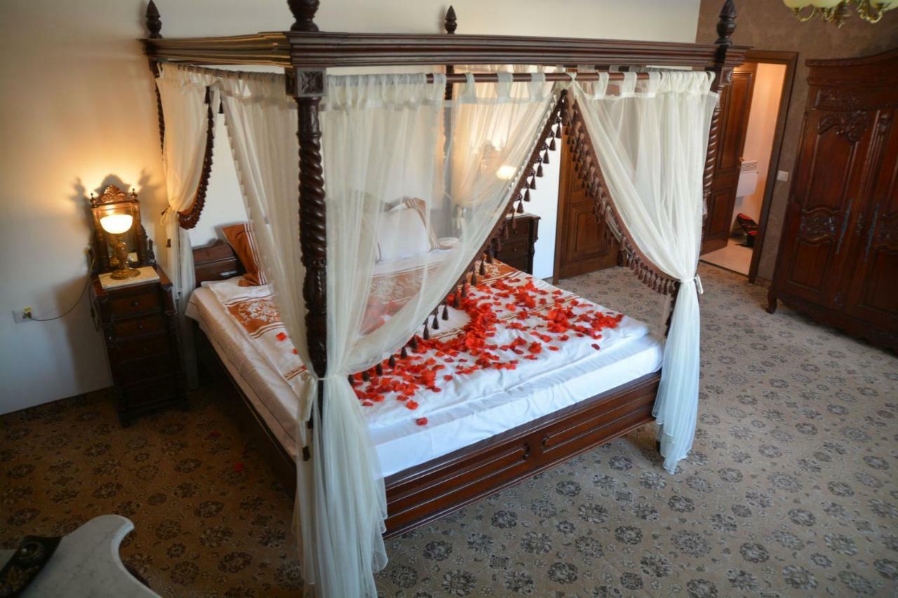 Pik Elegance Hotel Ploiesti Bagian luar foto