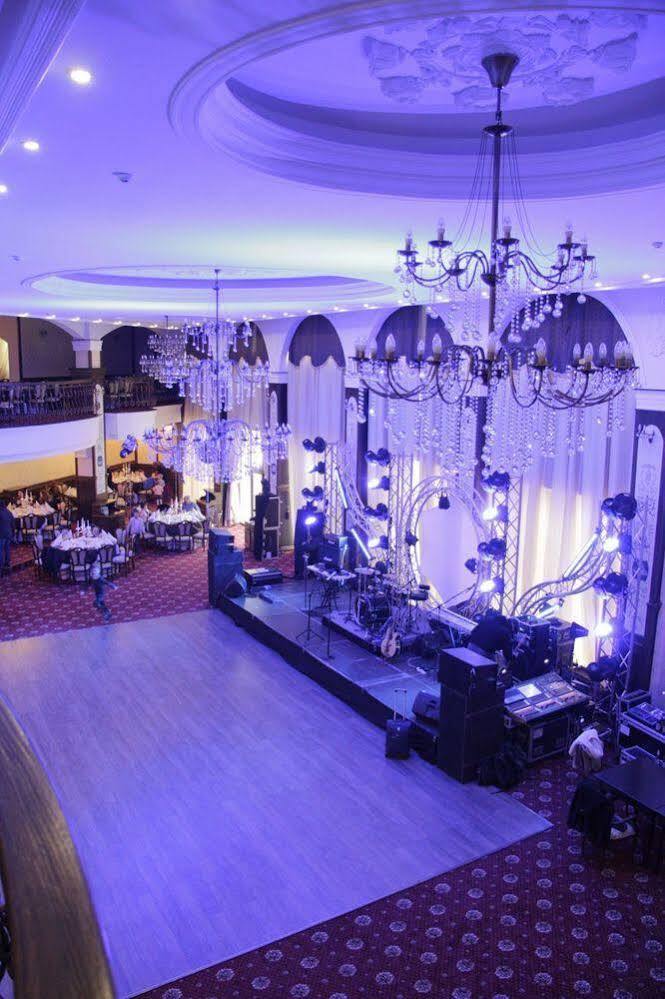 Pik Elegance Hotel Ploiesti Bagian luar foto