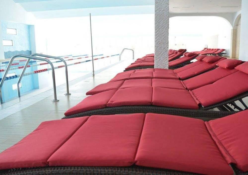 Pik Elegance Hotel Ploiesti Bagian luar foto