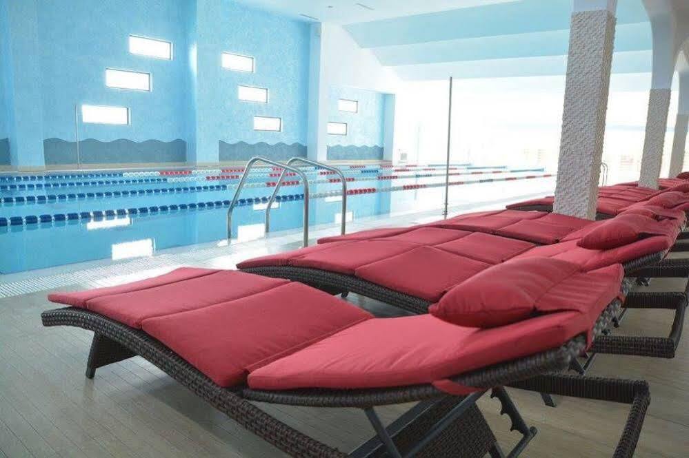 Pik Elegance Hotel Ploiesti Bagian luar foto