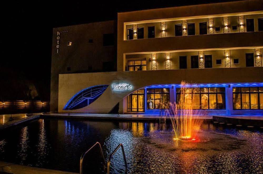 Pik Elegance Hotel Ploiesti Bagian luar foto