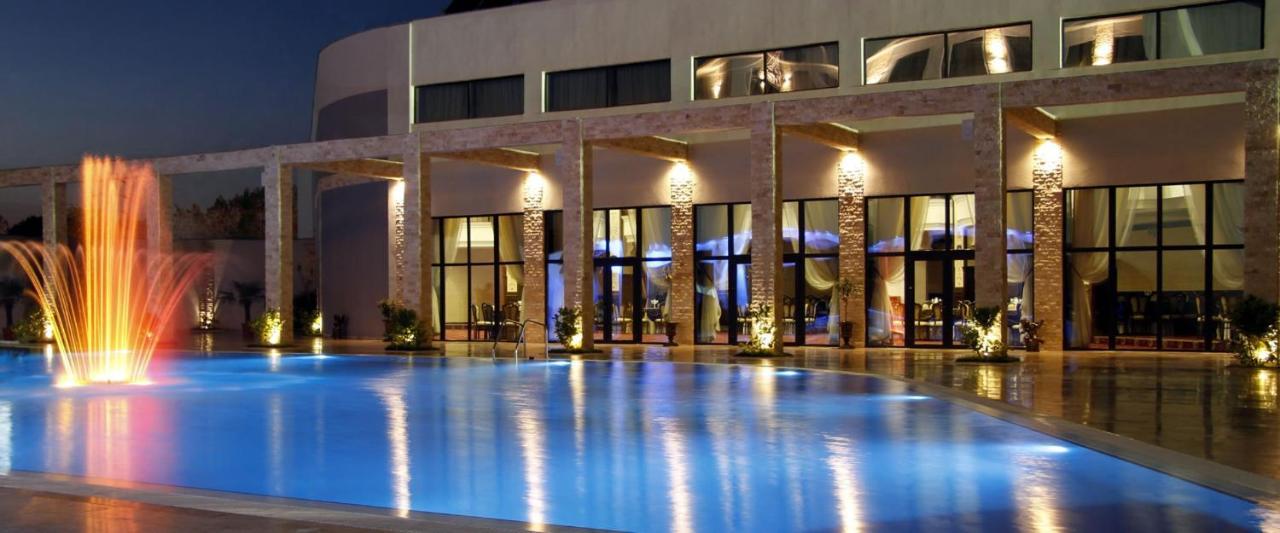 Pik Elegance Hotel Ploiesti Bagian luar foto